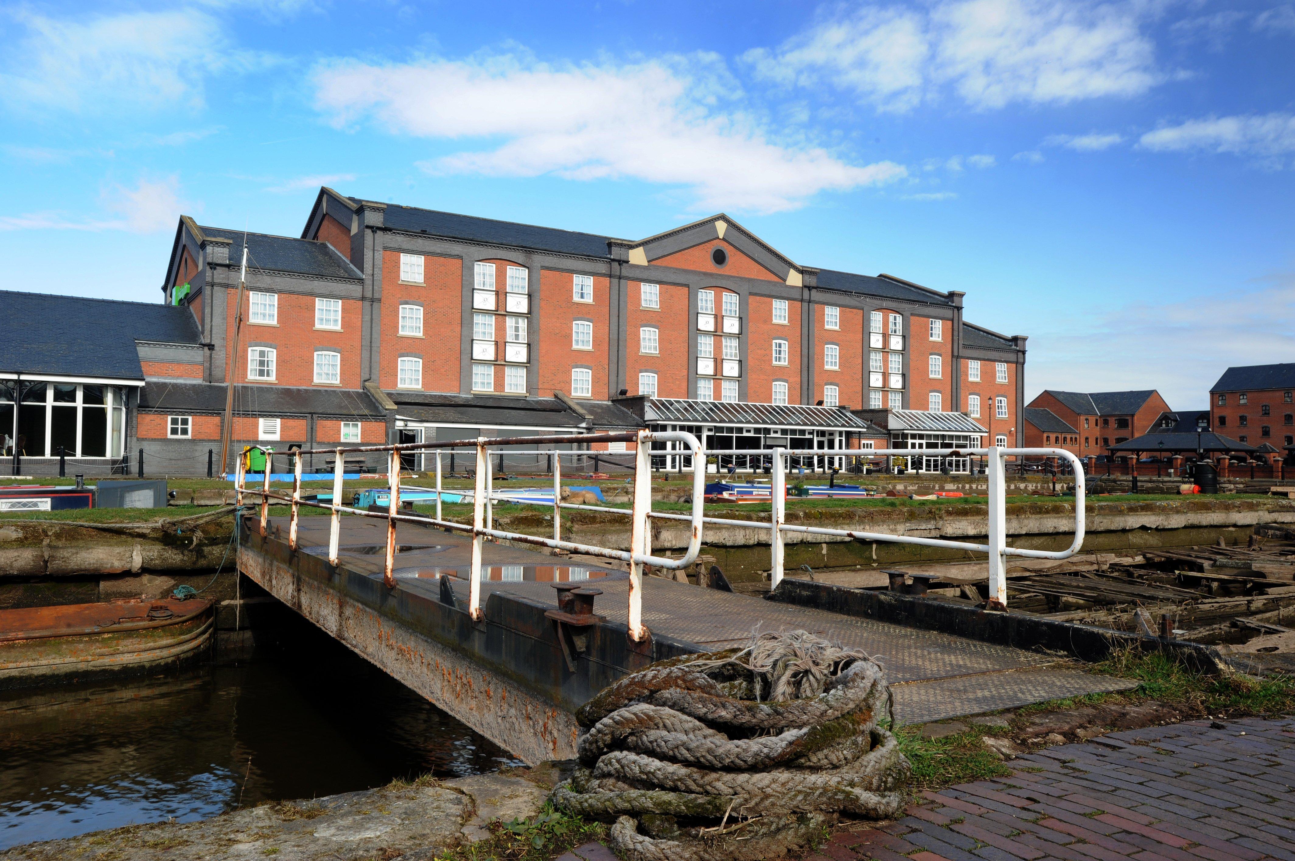 Holiday Inn Ellesmere Port/Cheshire Oaks By Ihg Eksteriør billede