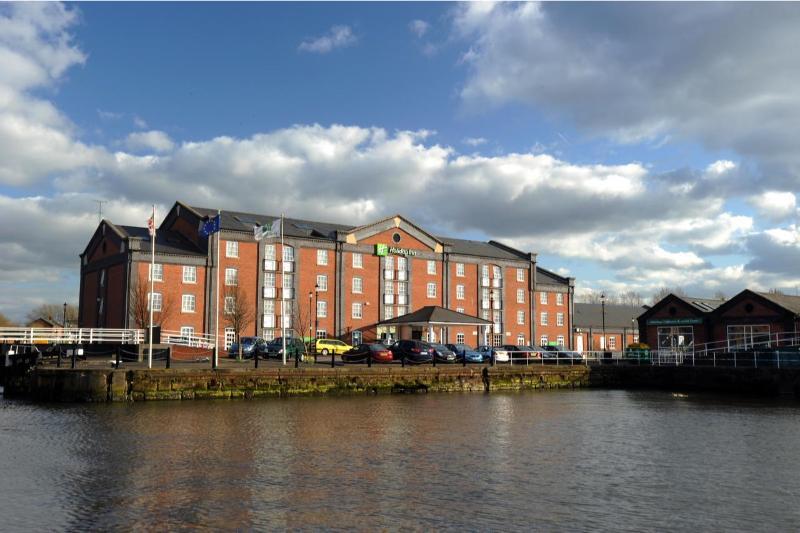 Holiday Inn Ellesmere Port/Cheshire Oaks By Ihg Eksteriør billede