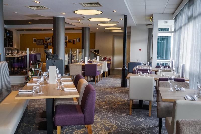 Holiday Inn Ellesmere Port/Cheshire Oaks By Ihg Eksteriør billede